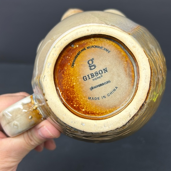 Large 20 oz glazed stoneware 3D Hedgehog shaped mug by Gibson - Picture 7 of 9